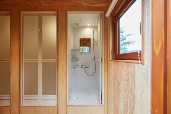 山形県 米沢・置賜の貸別荘・コテージ｜米沢みさわ小学校｜とここと：シャワー