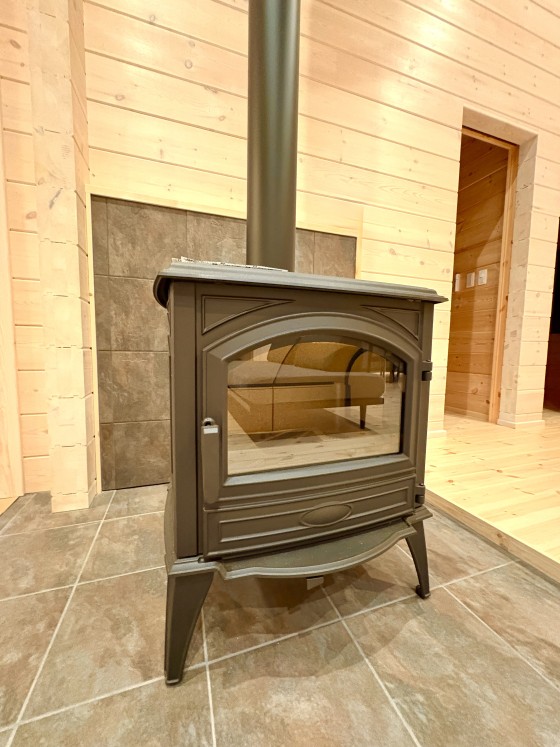 群馬県 北軽井沢・嬬恋・万座の貸別荘・コテージ｜Second House LUONTO：薪ストーブ