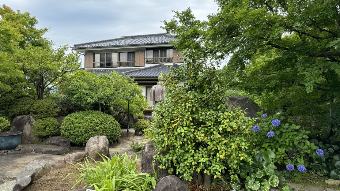 山梨県 石和・勝沼・塩山のコテージ｜一棟貸し宿　庭園の家の写真：詳細1