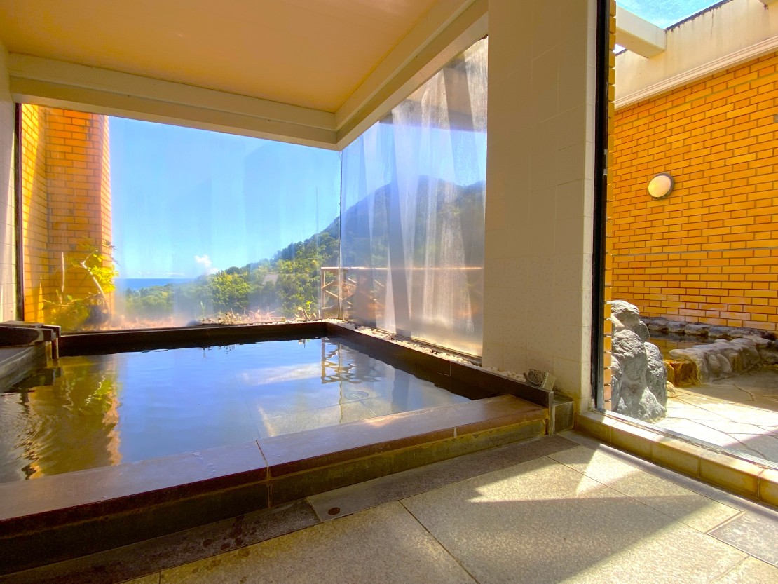大型貸別荘　サンライズガーデン｜静岡県・東伊豆｜大浴場