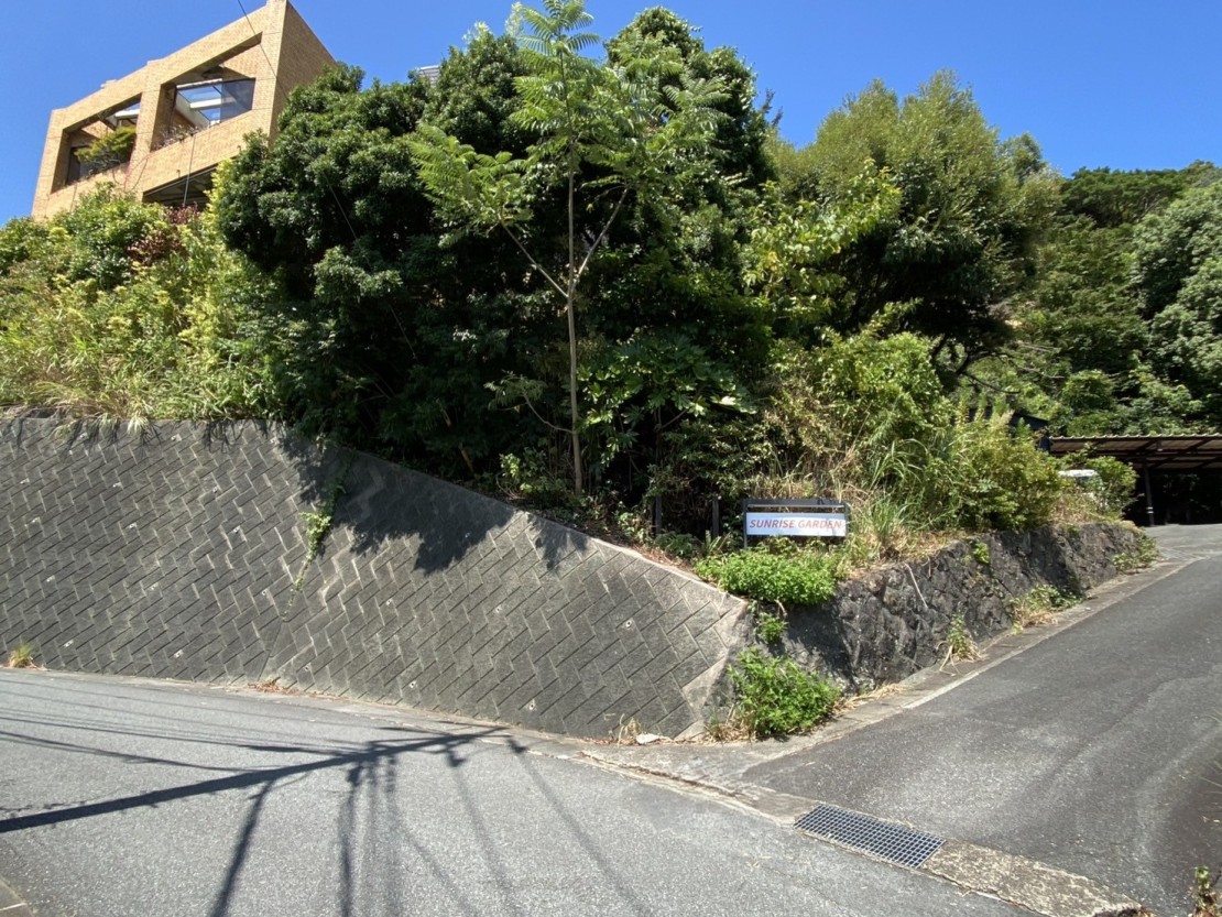 大型貸別荘　サンライズガーデン｜静岡県・東伊豆｜入口看板