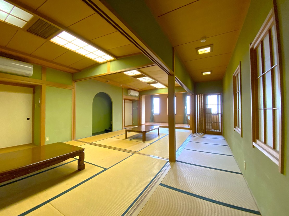 大型貸別荘　サンライズガーデン｜静岡県・東伊豆｜舞台付き大広間