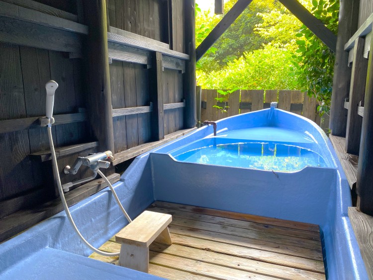 静岡県 東伊豆のコテージ｜大型貸別荘　リュウエイの写真：個性的な露天風呂