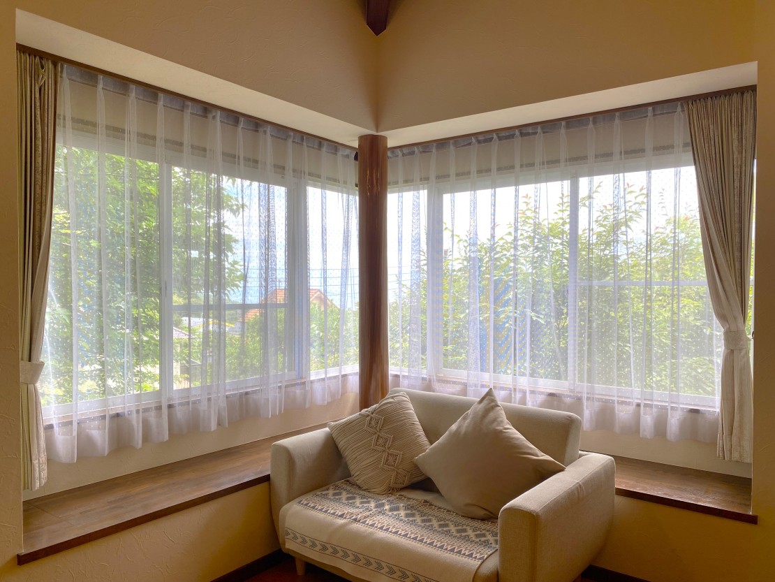 ESPERANCÈ 伊豆｜静岡県・伊豆高原｜リビング出窓