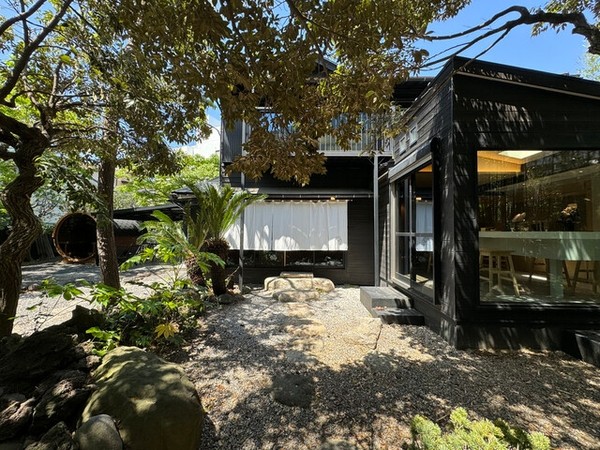 神奈川県 湘南・鎌倉のコテージ｜AKAMA鎌倉の写真：貸し切り宿で、非日常を味わう。