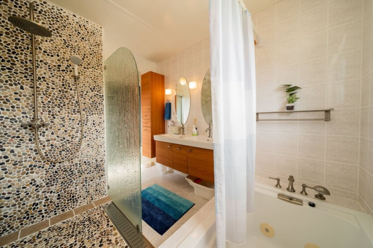 コテージ  ラナカイハウス沖縄｜沖縄県・本部・名護・国頭｜外国仕様のおしゃれなシャワールーム