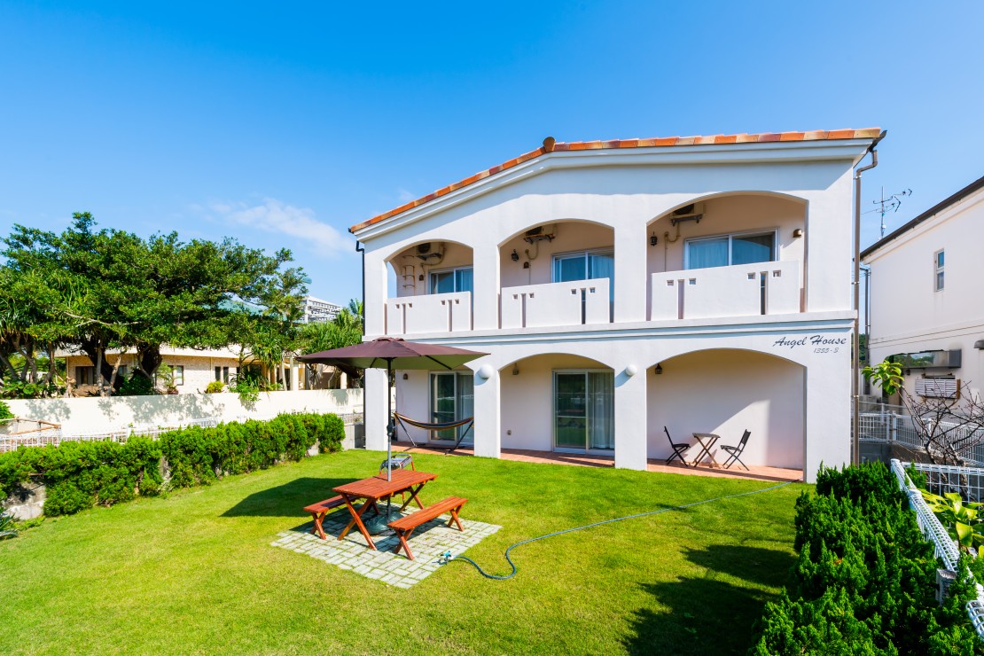 沖縄県 本部・名護・国頭のコテージ｜コテージ  アネラニハウス沖縄の写真：広々とした庭付き