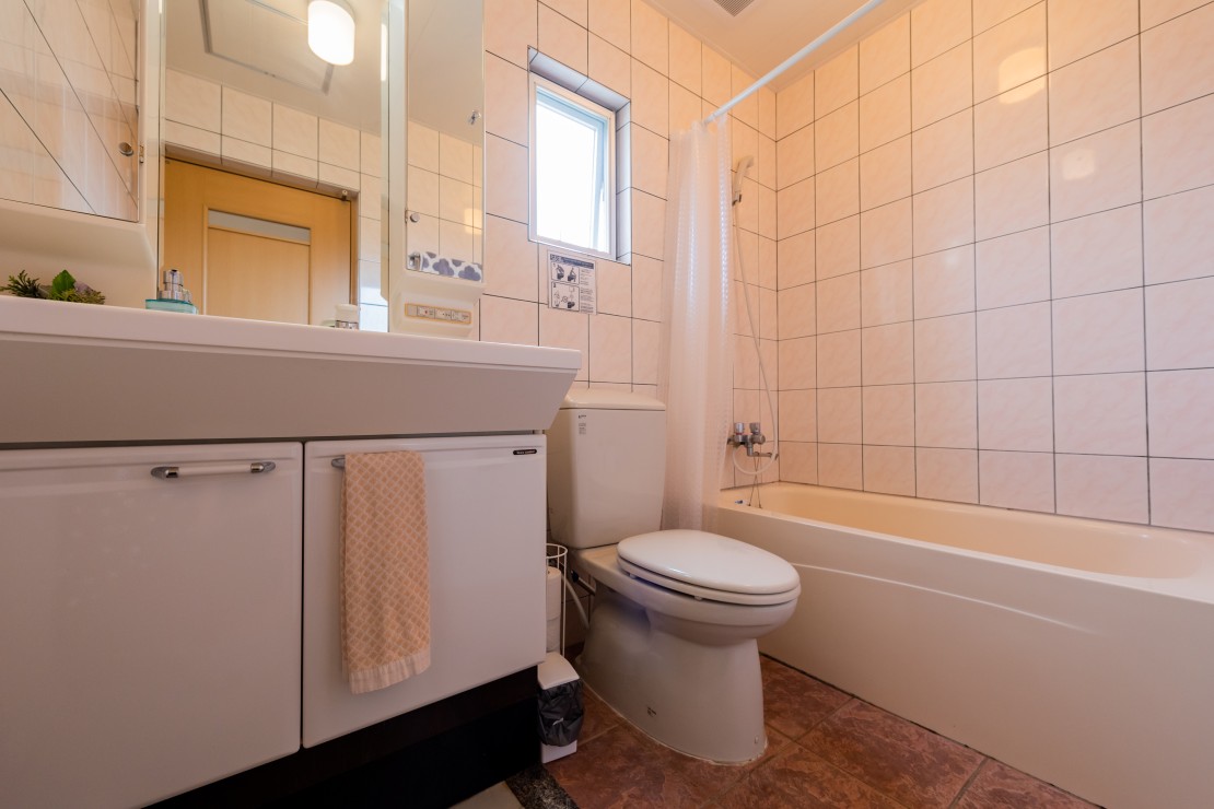 コテージ  アネラニハウス沖縄｜沖縄県・本部・名護・国頭｜バス・トイレ2