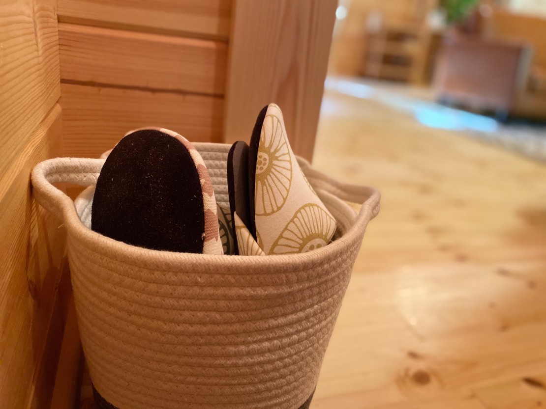 森のログハウスMOKKI｜群馬県・北軽井沢・嬬恋・万座｜北欧柄スリッパ