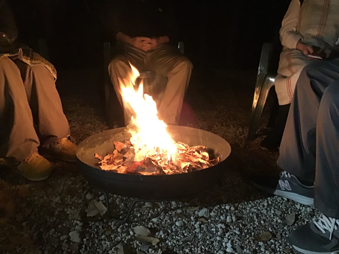 森のログハウスMOKKI｜群馬県・北軽井沢・嬬恋・万座｜焚火を囲んで