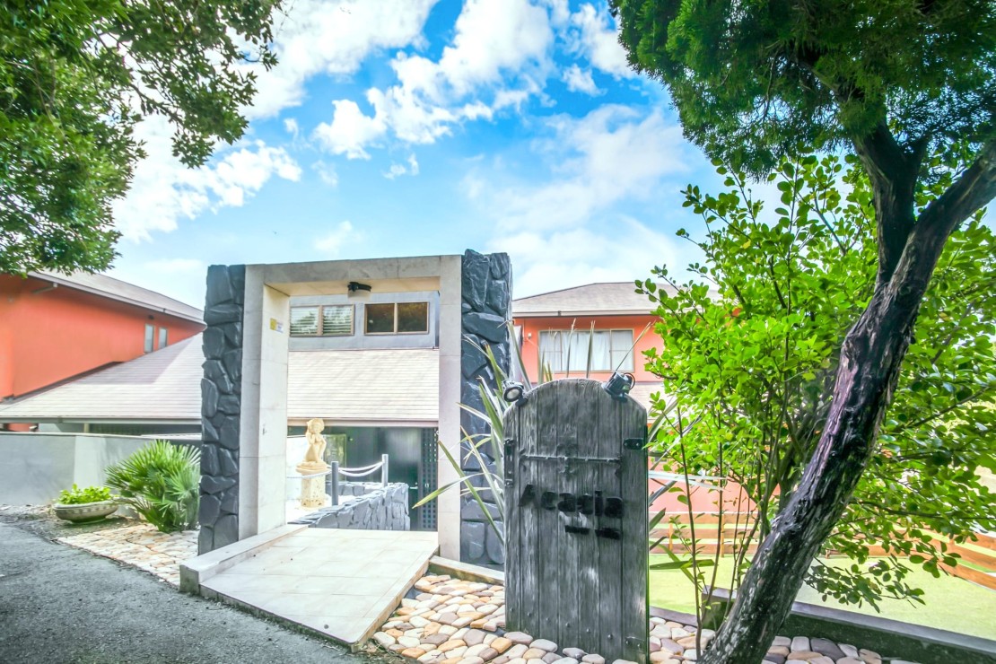 デュエットリゾート館山アカシア｜千葉県・館山・南房総｜緑の多いエントランス