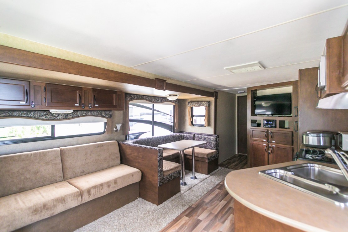 BINGE TRAILER HONU｜千葉県・館山・南房総｜室内